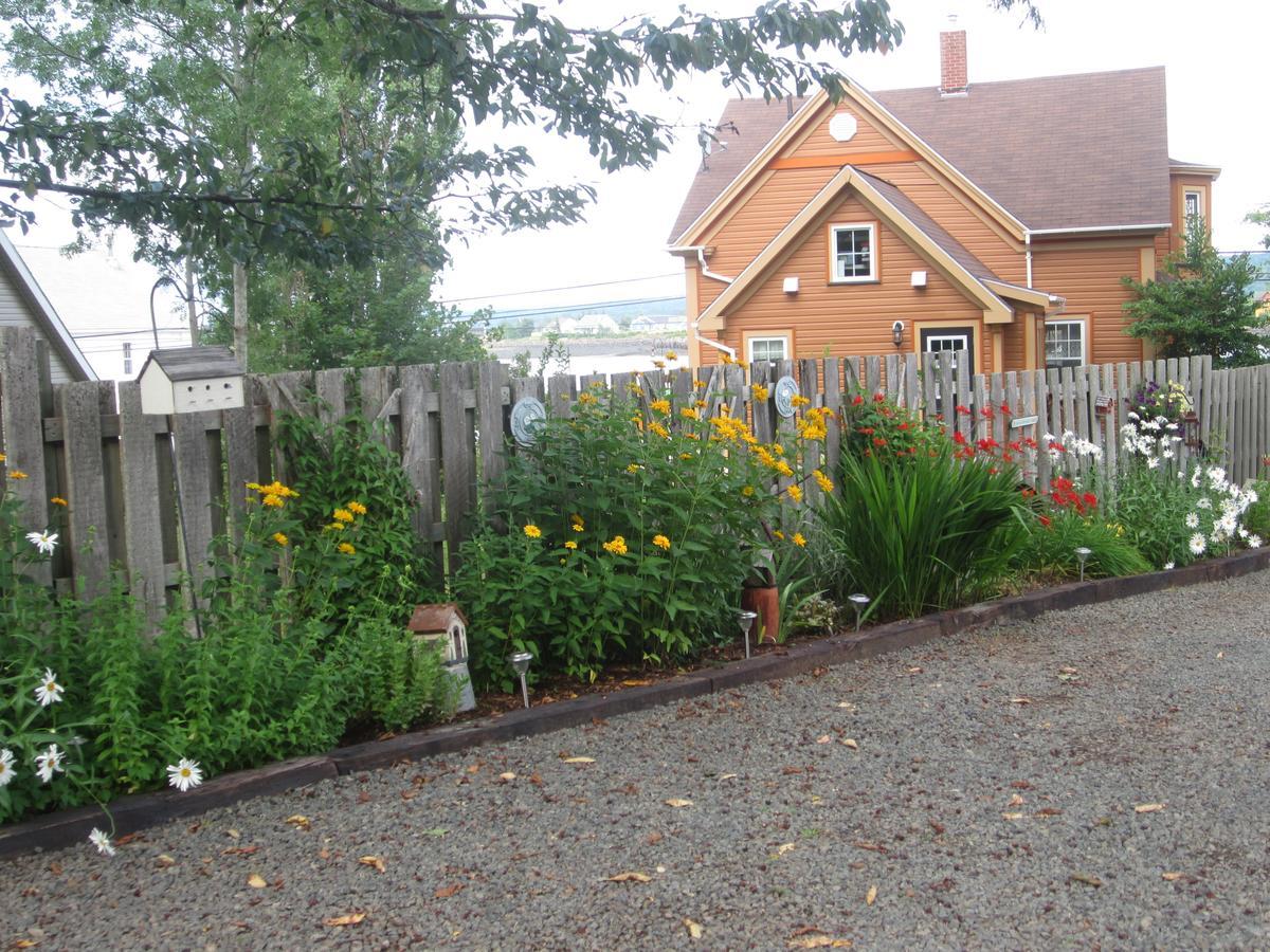 Grand Oak Manor Bed And Breakfast Granville Ferry ภายนอก รูปภาพ