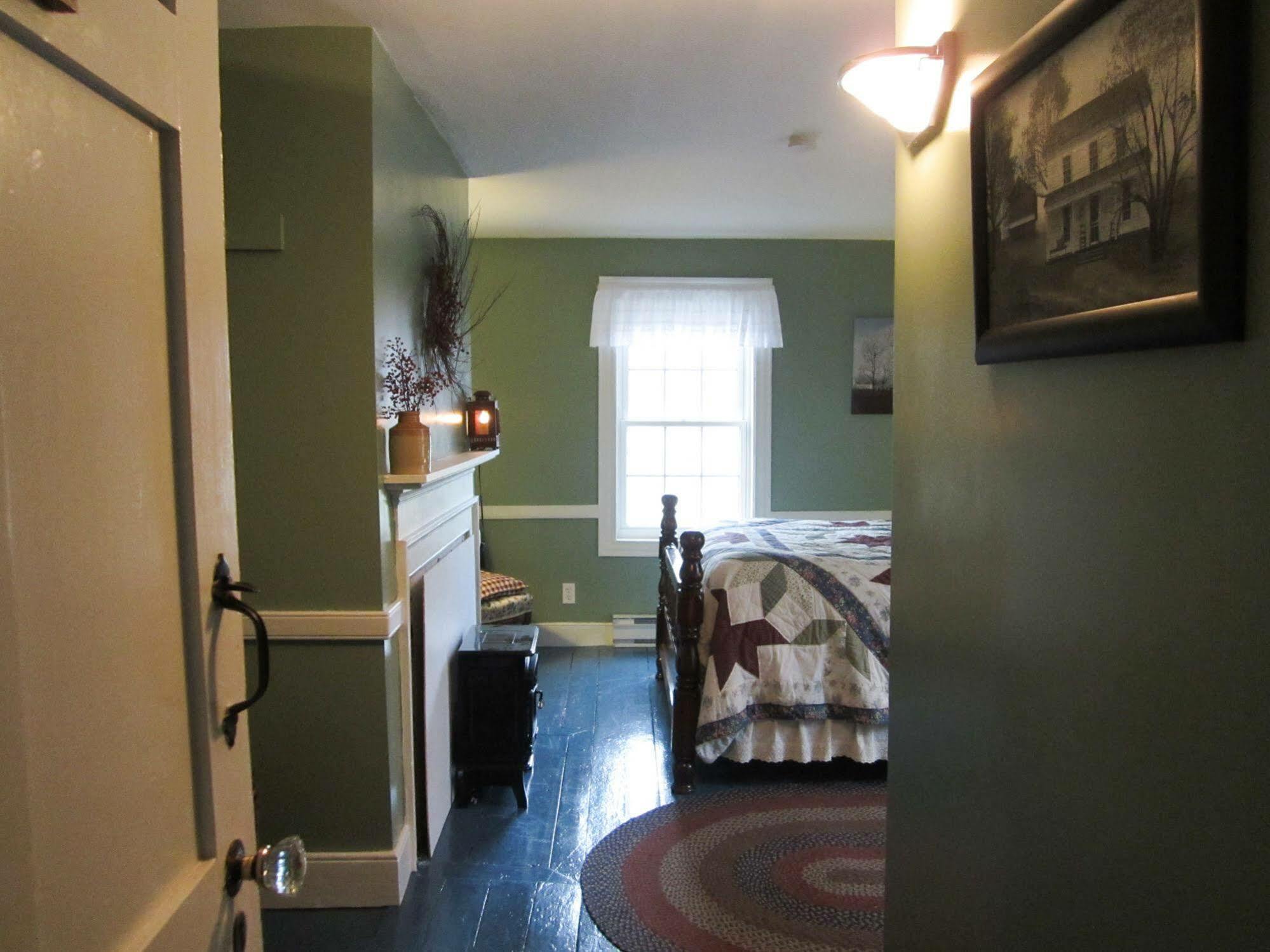 Grand Oak Manor Bed And Breakfast Granville Ferry ภายนอก รูปภาพ
